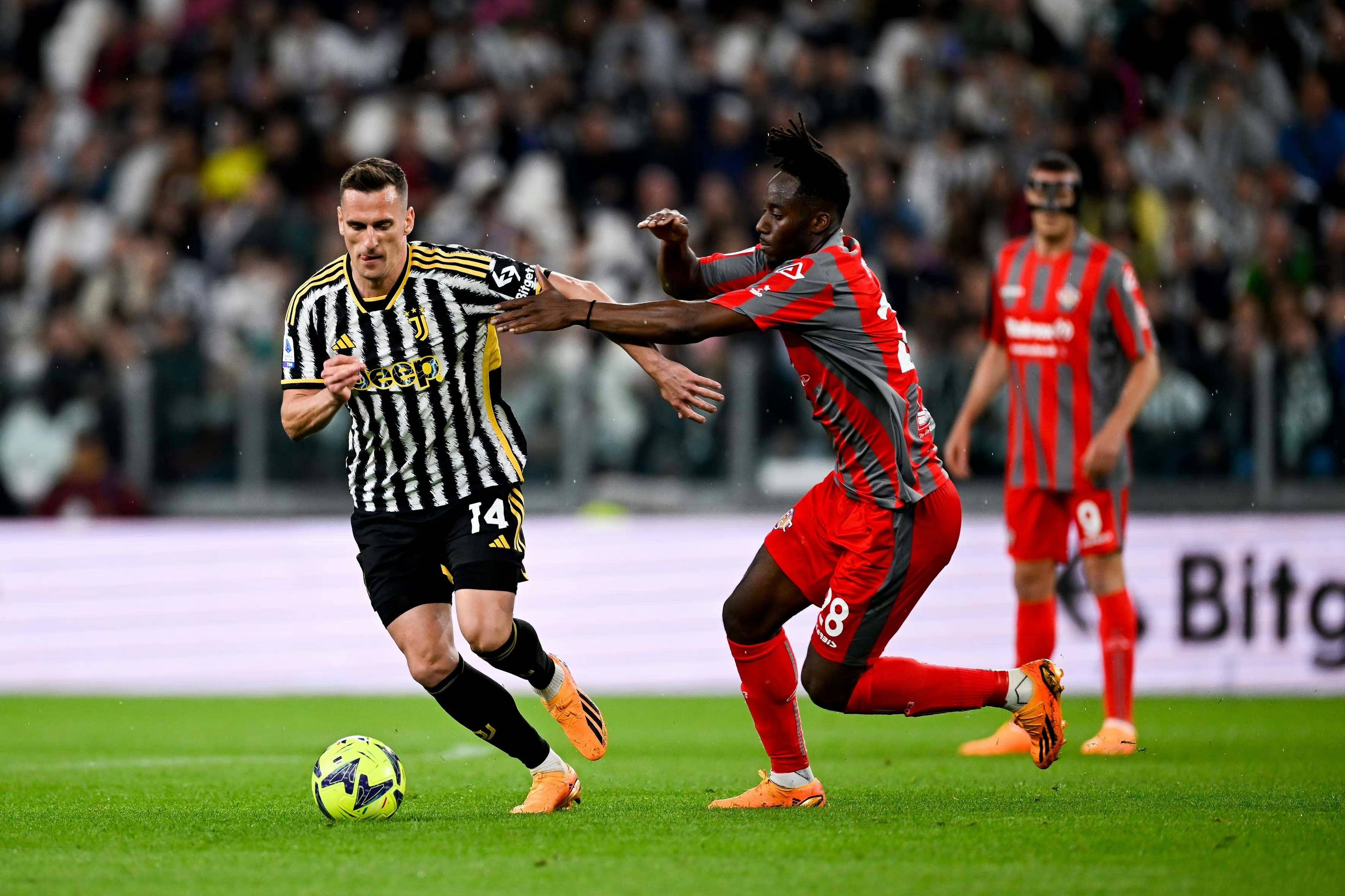 拜仁客场迎战尤文,双方拼尽全力争夺胜利的简单介绍 拜仁客场迎战尤文,双方拼尽全力争夺胜利的简单介绍