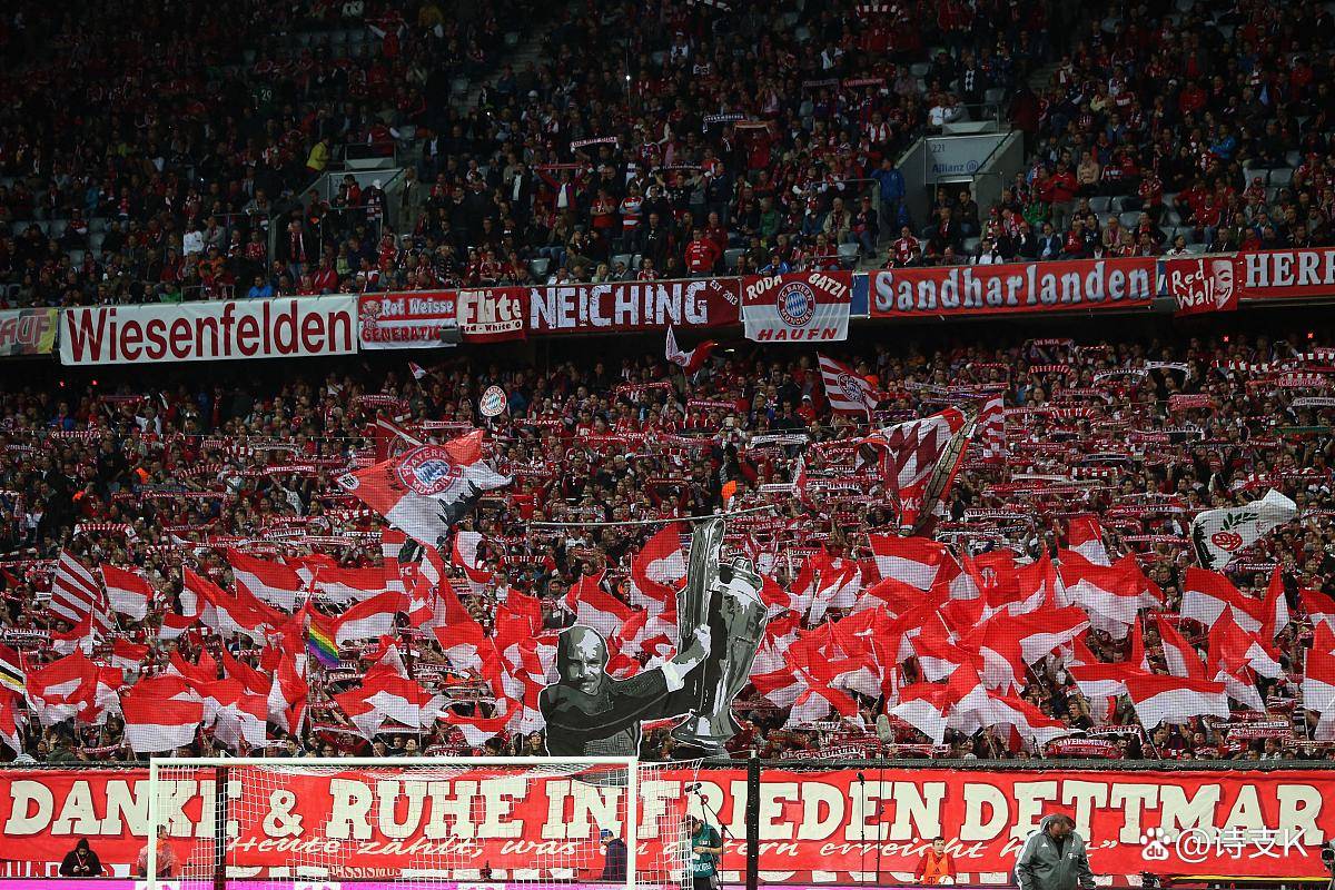 开云体育官网-曼联主场大胜，重返胜利之路