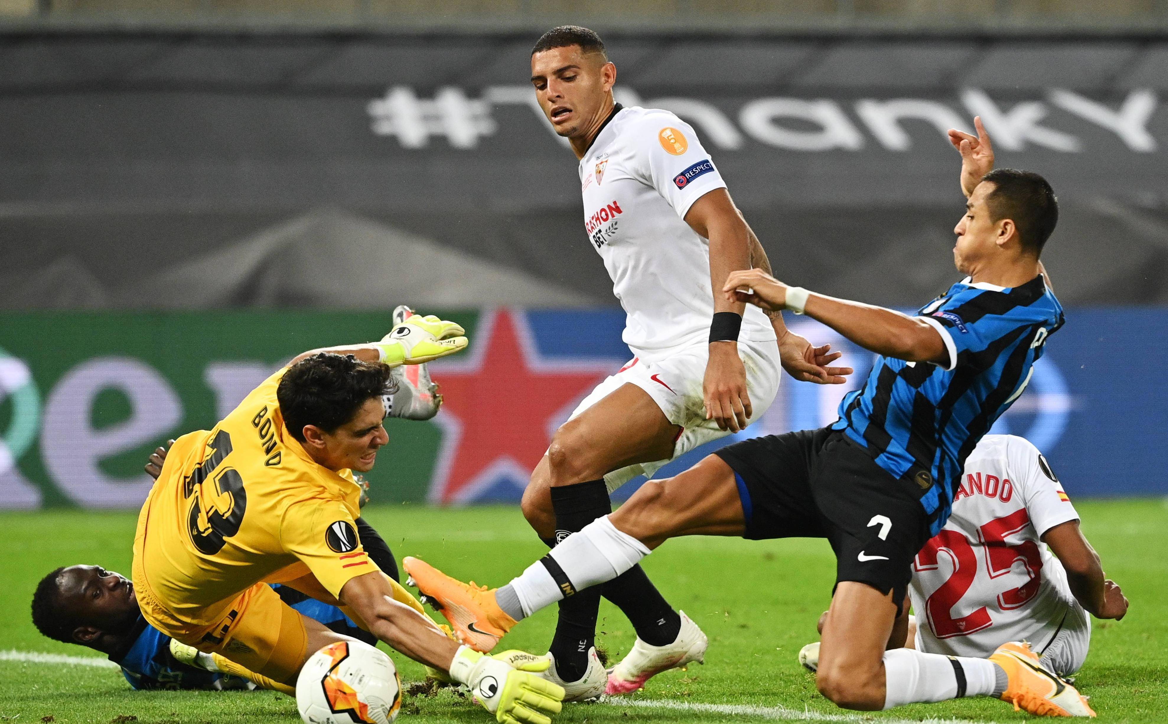 塞维利亚在主场取胜，连续三场比赛保持不败