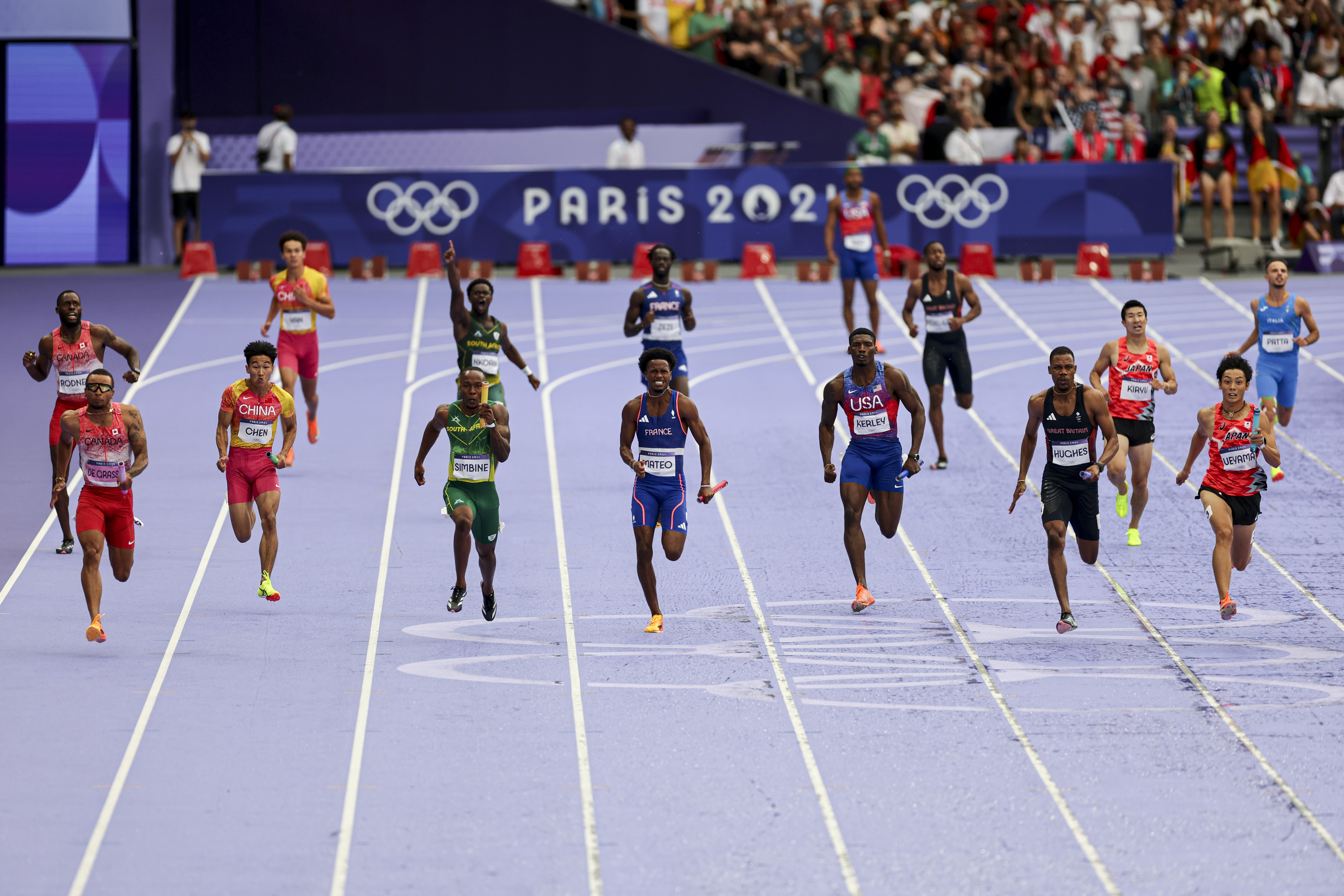 包含美国田径健将创造新纪录，震撼世界的词条