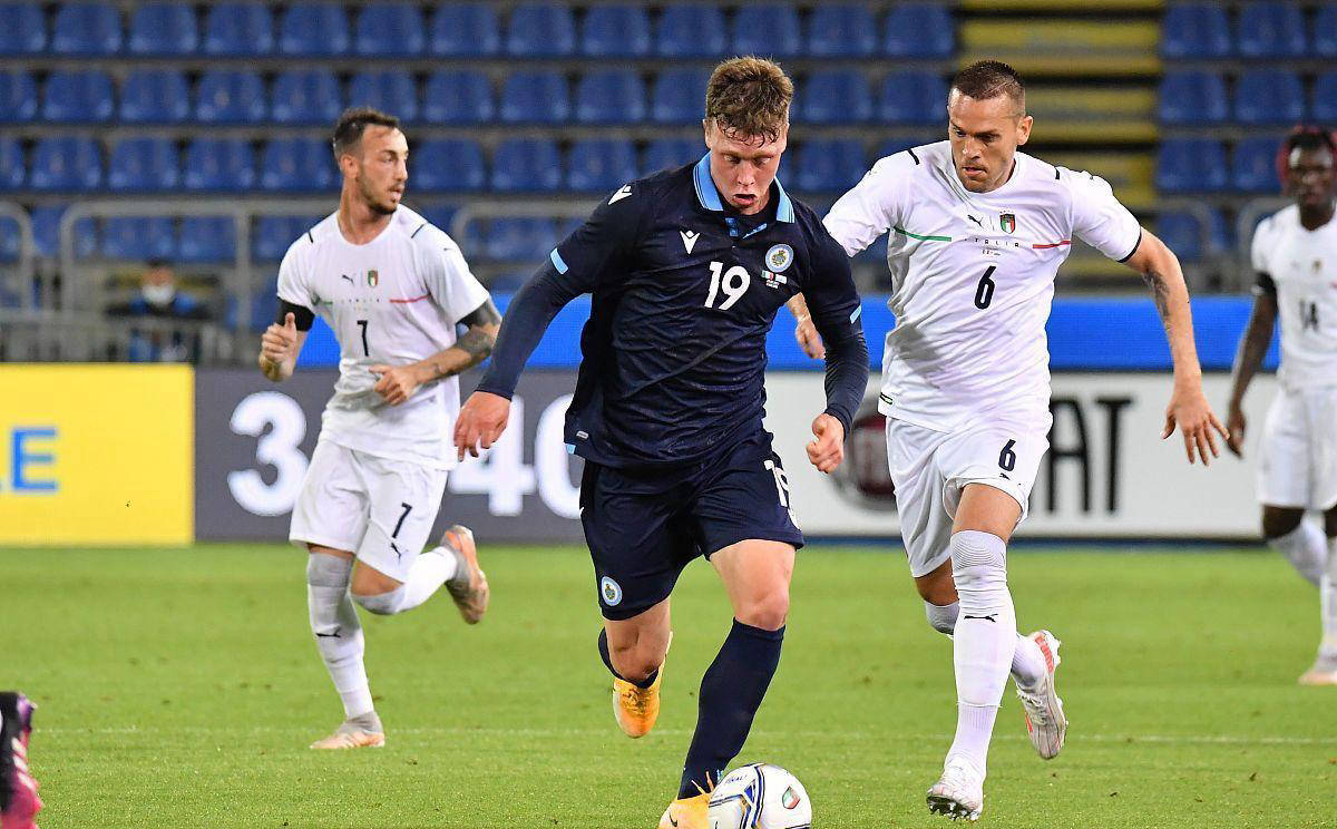 开云官网-欧预赛：罗马尼亚客场逼平冰岛，争夺小组头名