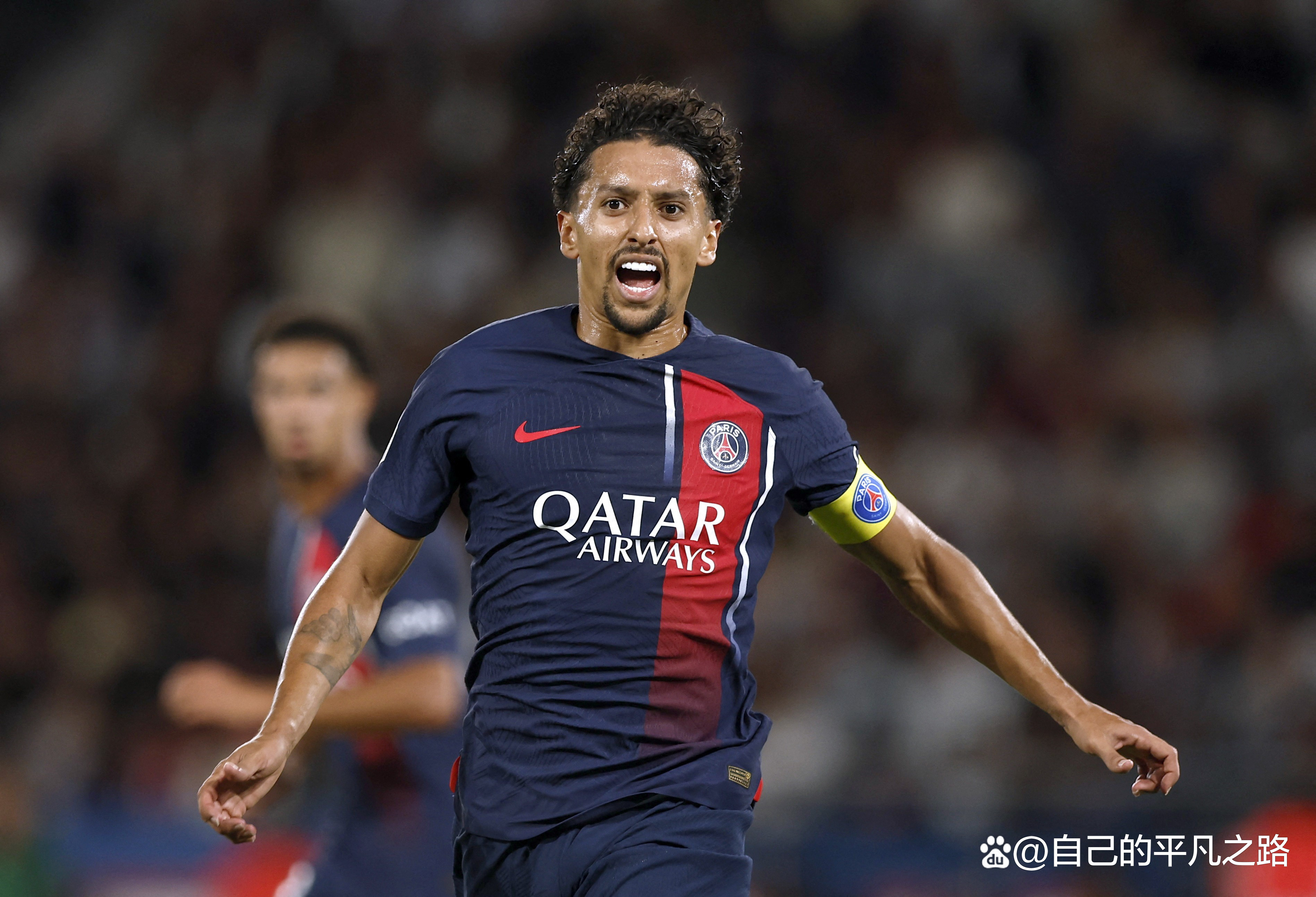 开云下载-巴黎主帅布局精准，球员备战下场比赛士气高昂