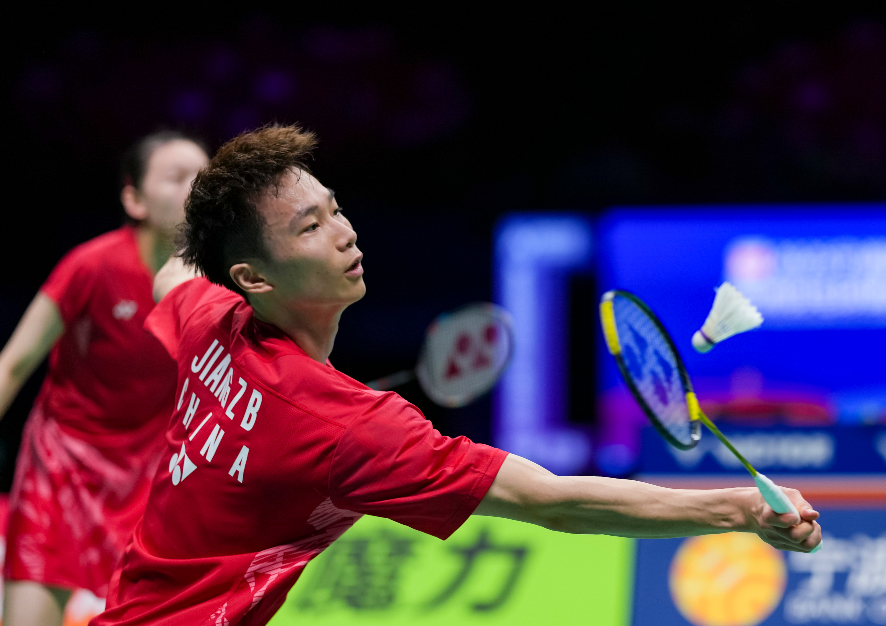 羽毛球比赛终结完美,选手笑逐颜开 羽毛球比赛终结完美,选手笑逐颜开