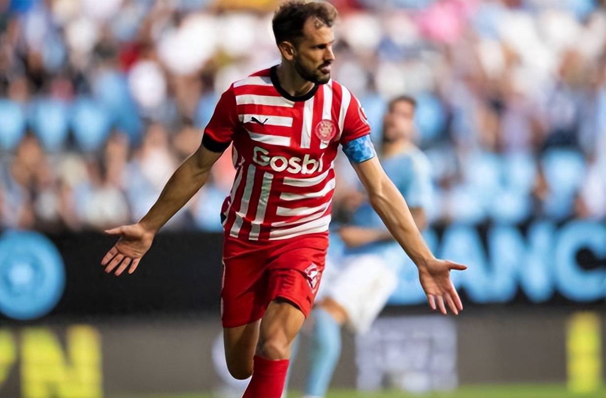 巴恩斯利主场不敌哈德斯菲尔德,保级压力加大 巴恩斯利主场不敌哈德斯菲尔德,保级压力加大