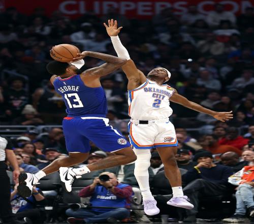 骑士后卫施罗德表现出色,帮助球队逆转战局 骑士后卫施罗德表现出色,帮助球队逆转战局