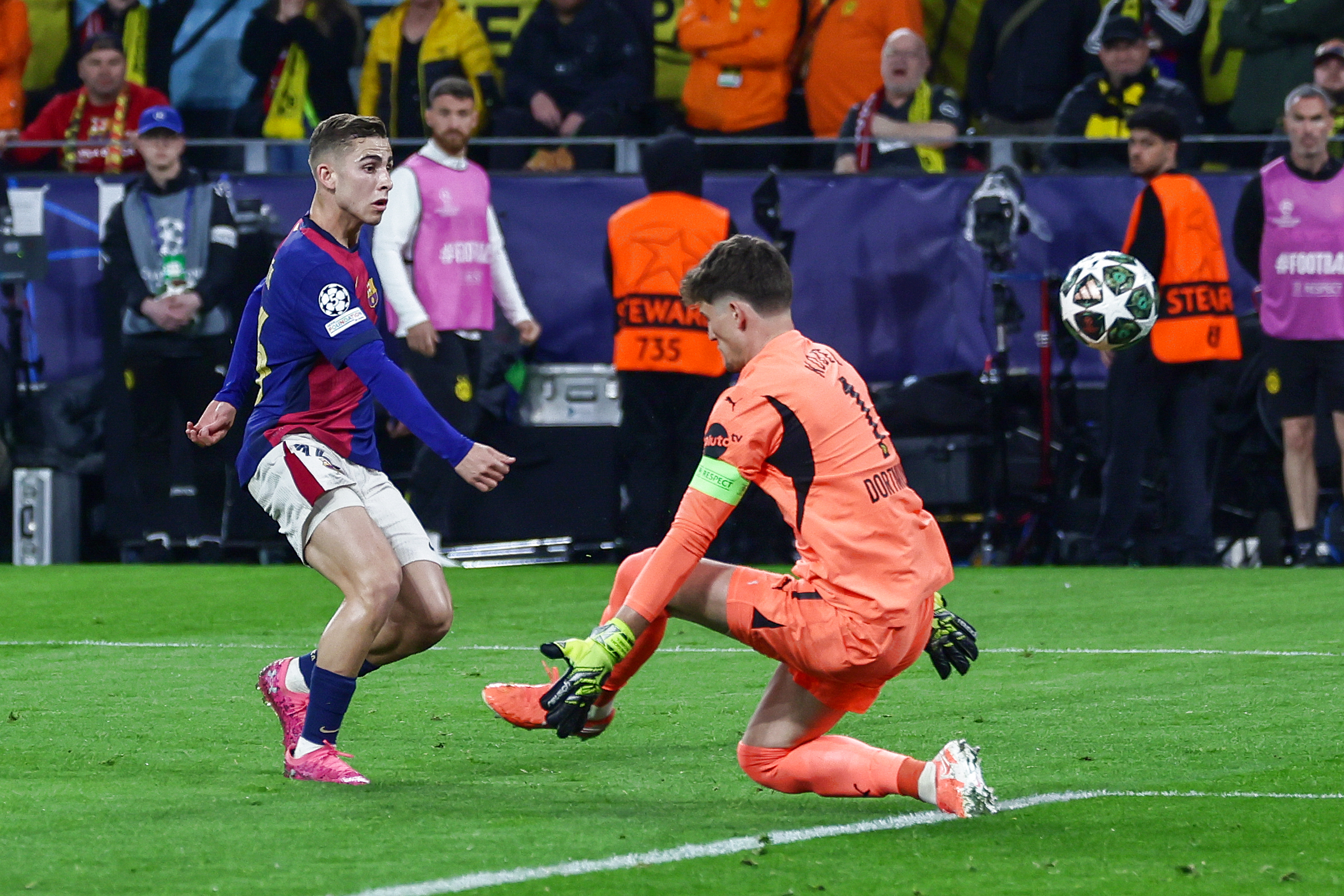 巴塞罗那遭遇惨败，无缘晋级下一轮