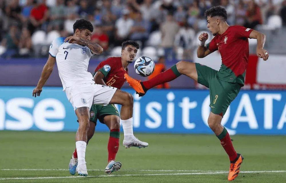 精彩呈现的足球比赛让人震撼不已 精彩呈现的足球比赛让人震撼不已