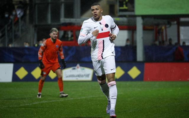 里昂客场告捷,继续居于领先位置 里昂客场告捷,继续居于领先位置