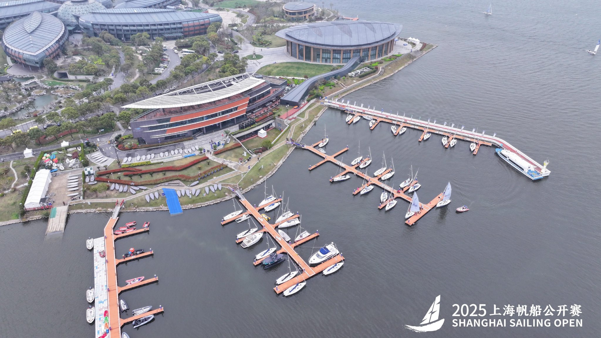 意大利帆船选手速度突破,夺得冠军 意大利帆船选手速度突破,夺得冠军