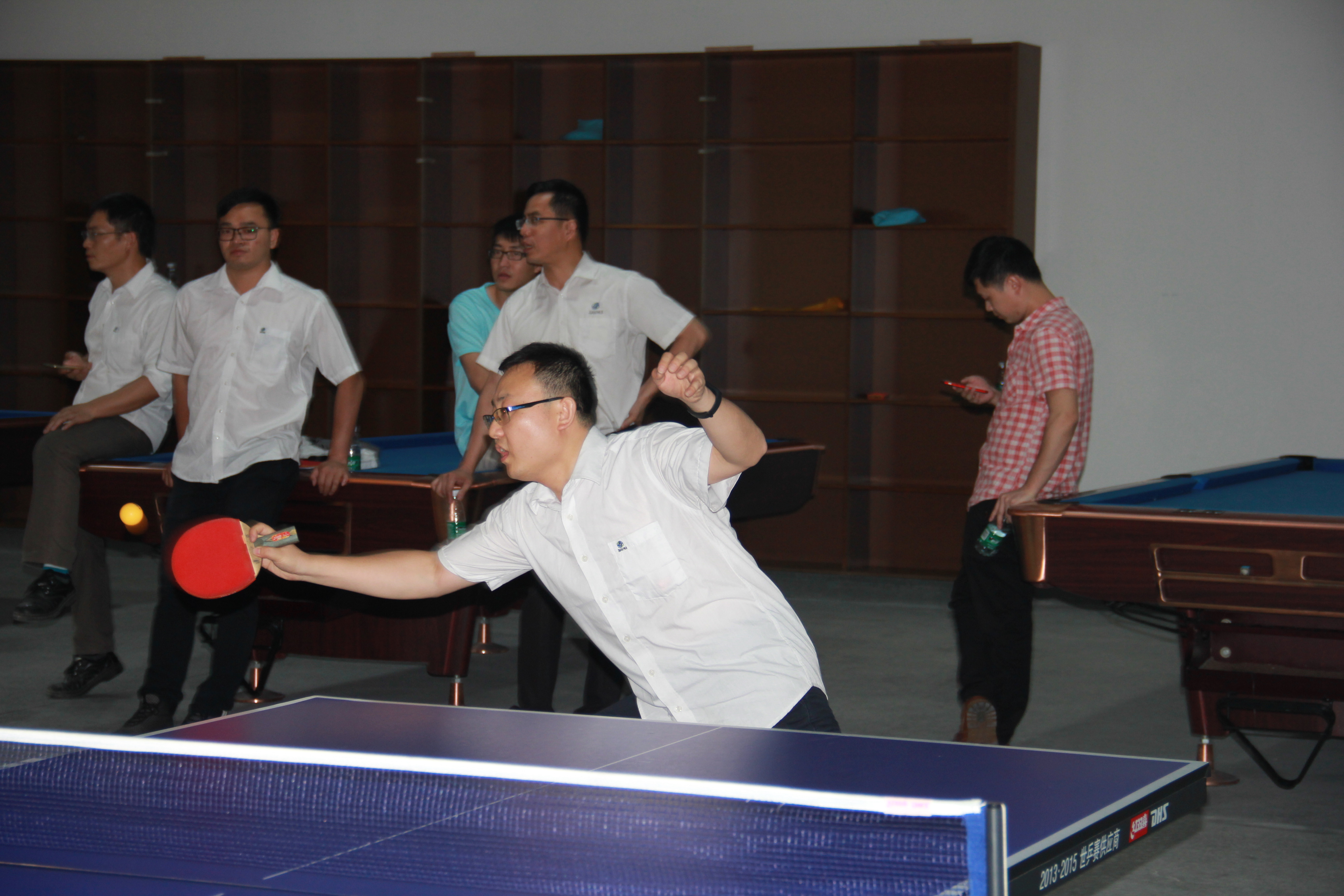 精英对决精彩纷呈，场面紧张刺激