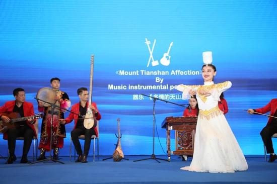 捷克运动员获得好荣誉赢得掌声的简单介绍 捷克运动员获得好荣誉赢得掌声的简单介绍