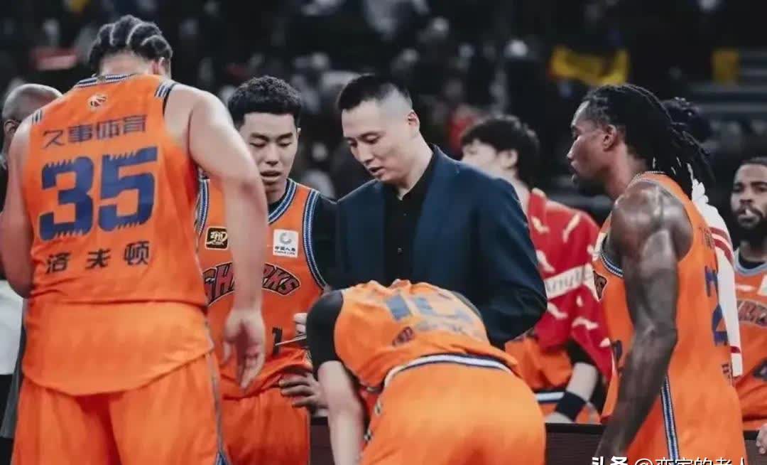 辽宁队客场夺冠,让对手感到无力 辽宁队客场夺冠,让对手感到无力