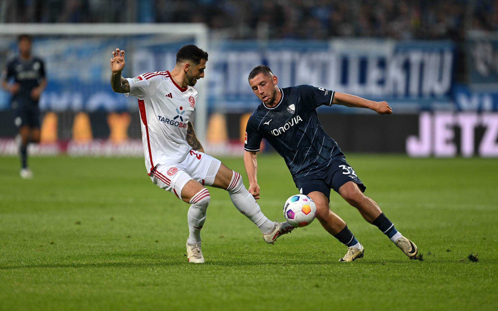 德甲比赛激烈角逐，一场进球纷纷的比赛的简单介绍