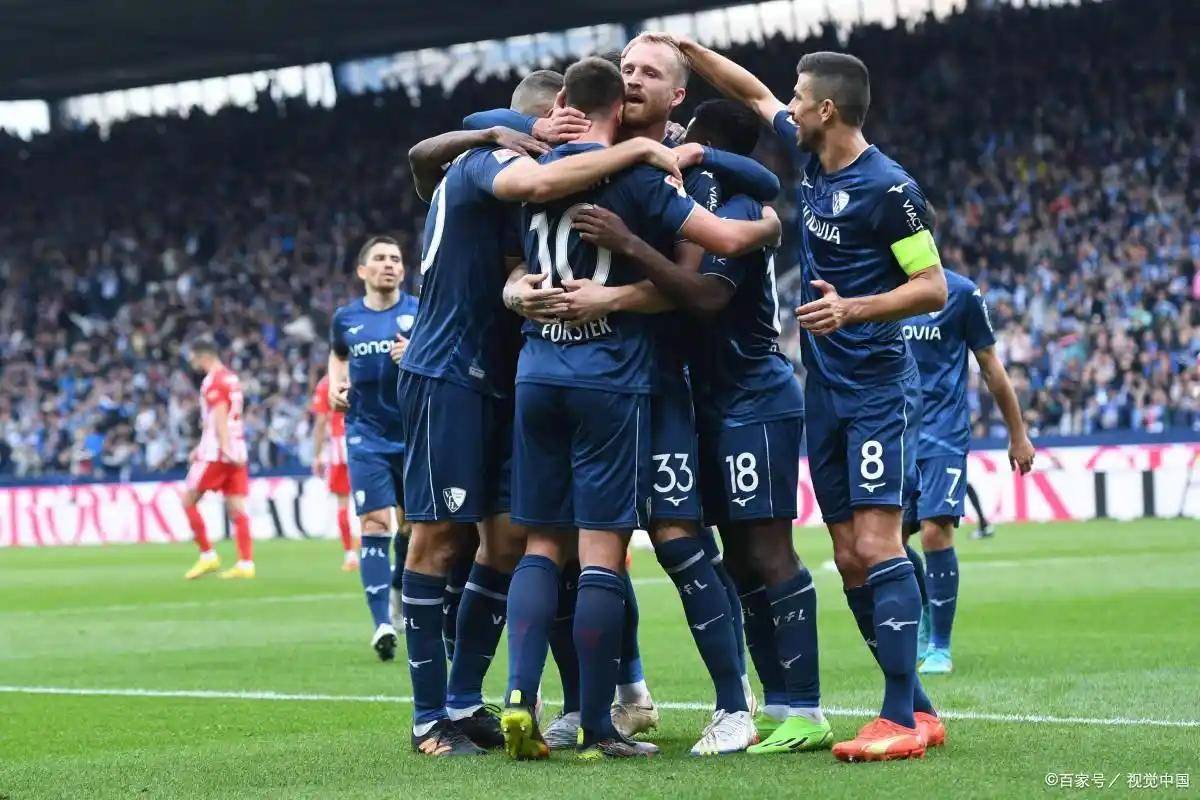 柏林赫塔年轻后卫稳健发挥，成为球队宝贵资产的简单介绍