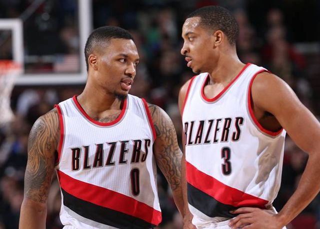 开拓者队内外线协作完美,赢得尊重 开拓者队内外线协作完美,赢得尊重