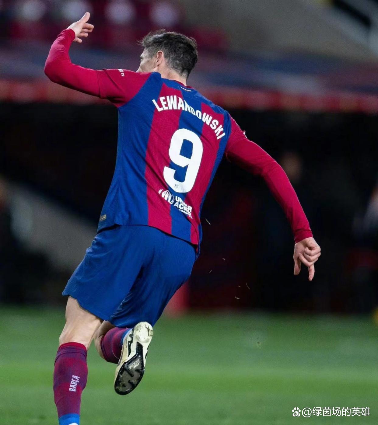 瓦伦西亚全队团结一心，排名不断攀升的简单介绍