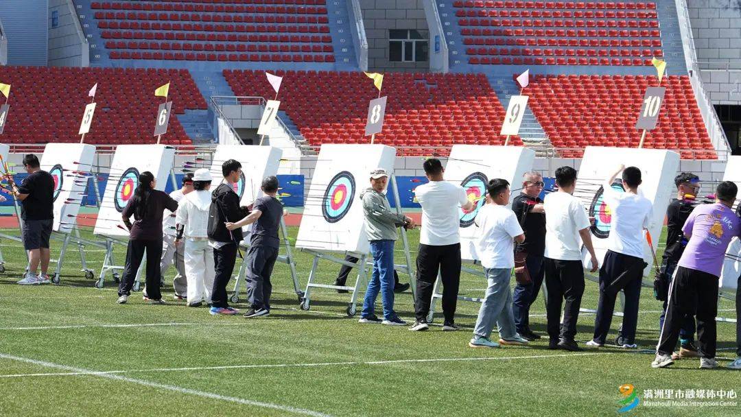 俄罗斯运动员射箭表现暴击，稳操胜券夺得金牌