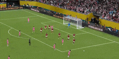 理查德·博奇瑟尔在场上表现神勇，防守佳