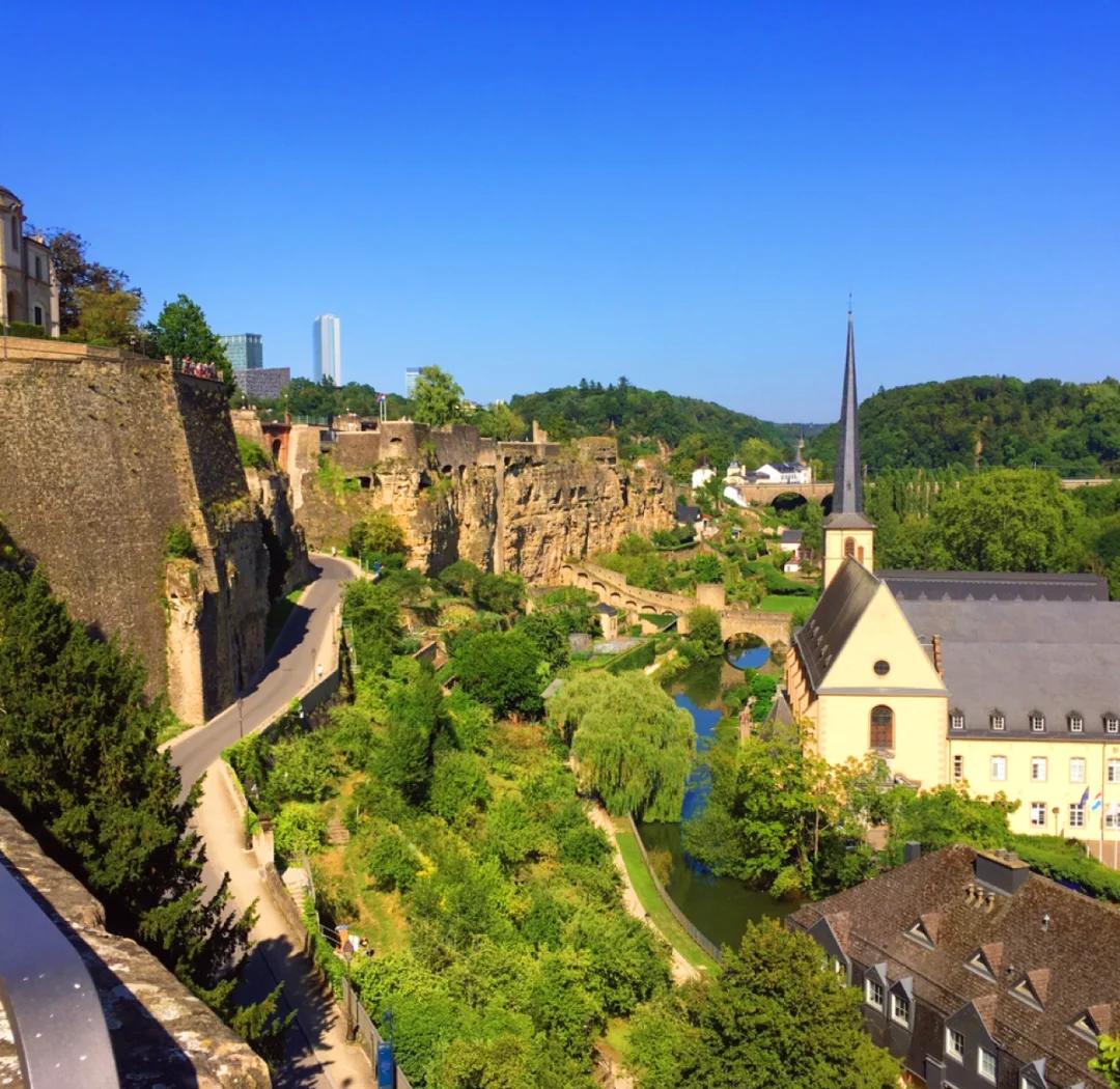 卢森堡自行车选手速度如飞,夺金成功 卢森堡自行车选手速度如飞,夺金成功