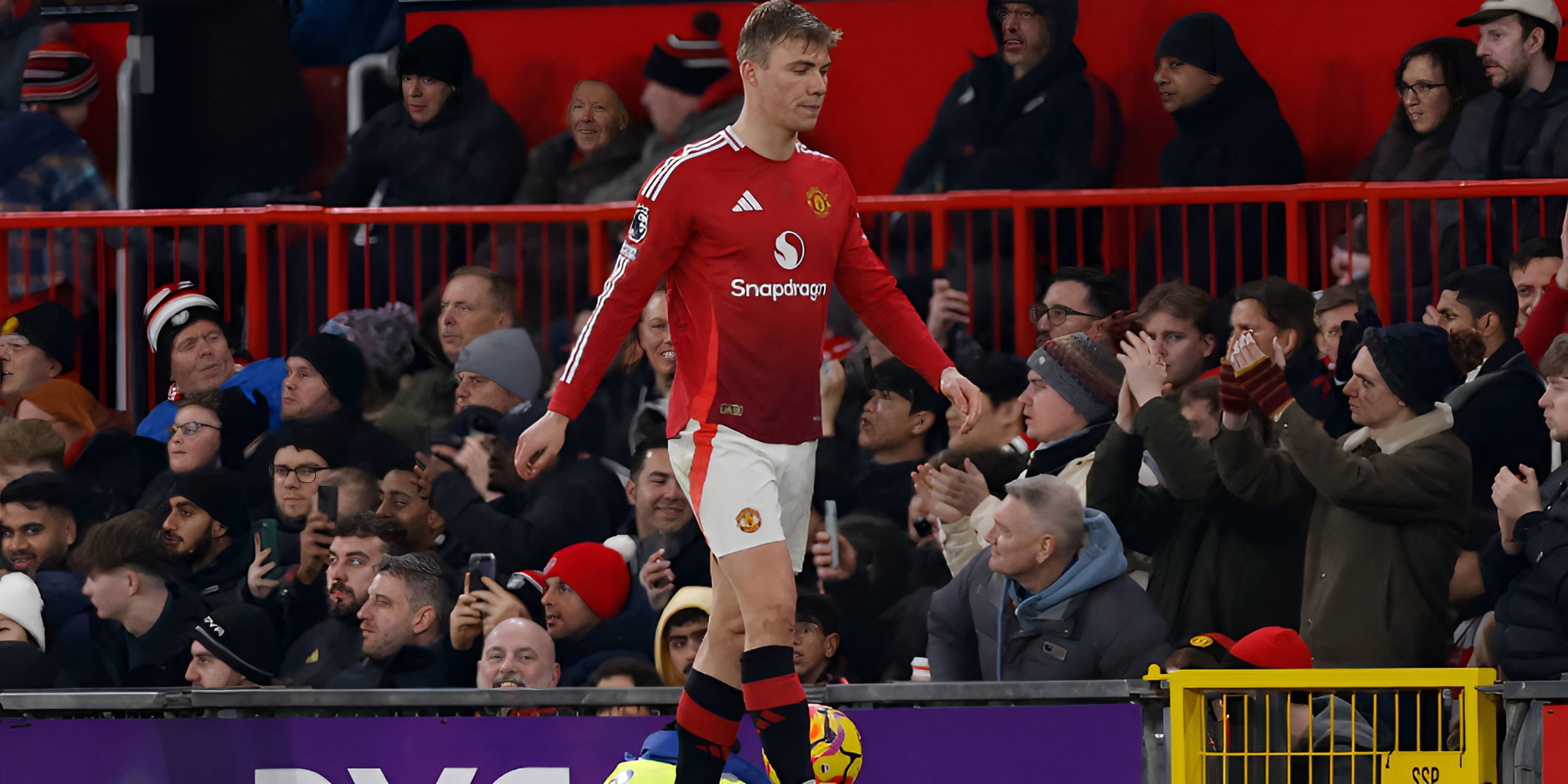 曼联挫败对手士气高涨渐入佳境的简单介绍