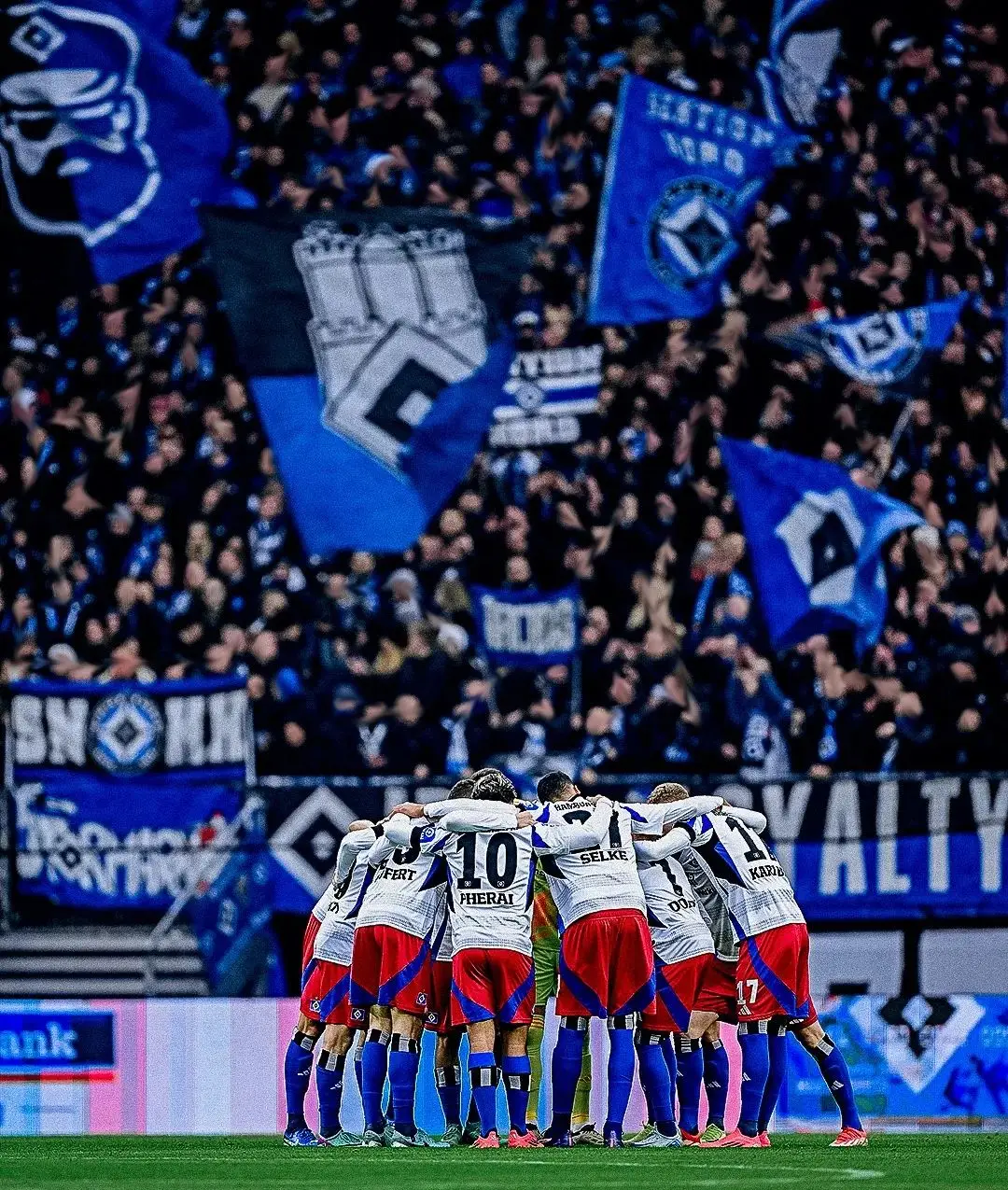 汉堡争议判罚助攻获胜，球迷喜出望外！