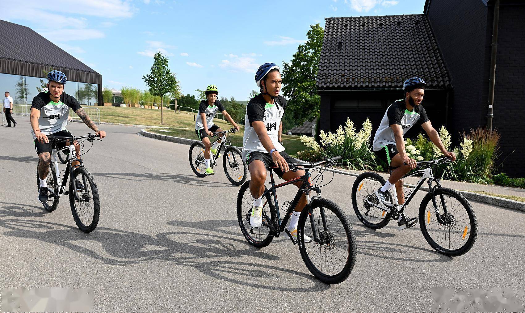 卡尔斯鲁厄队新赛季备战状态良好的简单介绍 卡尔斯鲁厄队新赛季备战状态良好的简单介绍