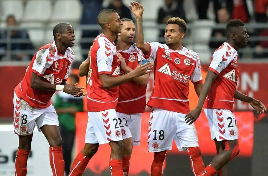 马赛-小胜兰斯，继续领跑积分榜的简单介绍