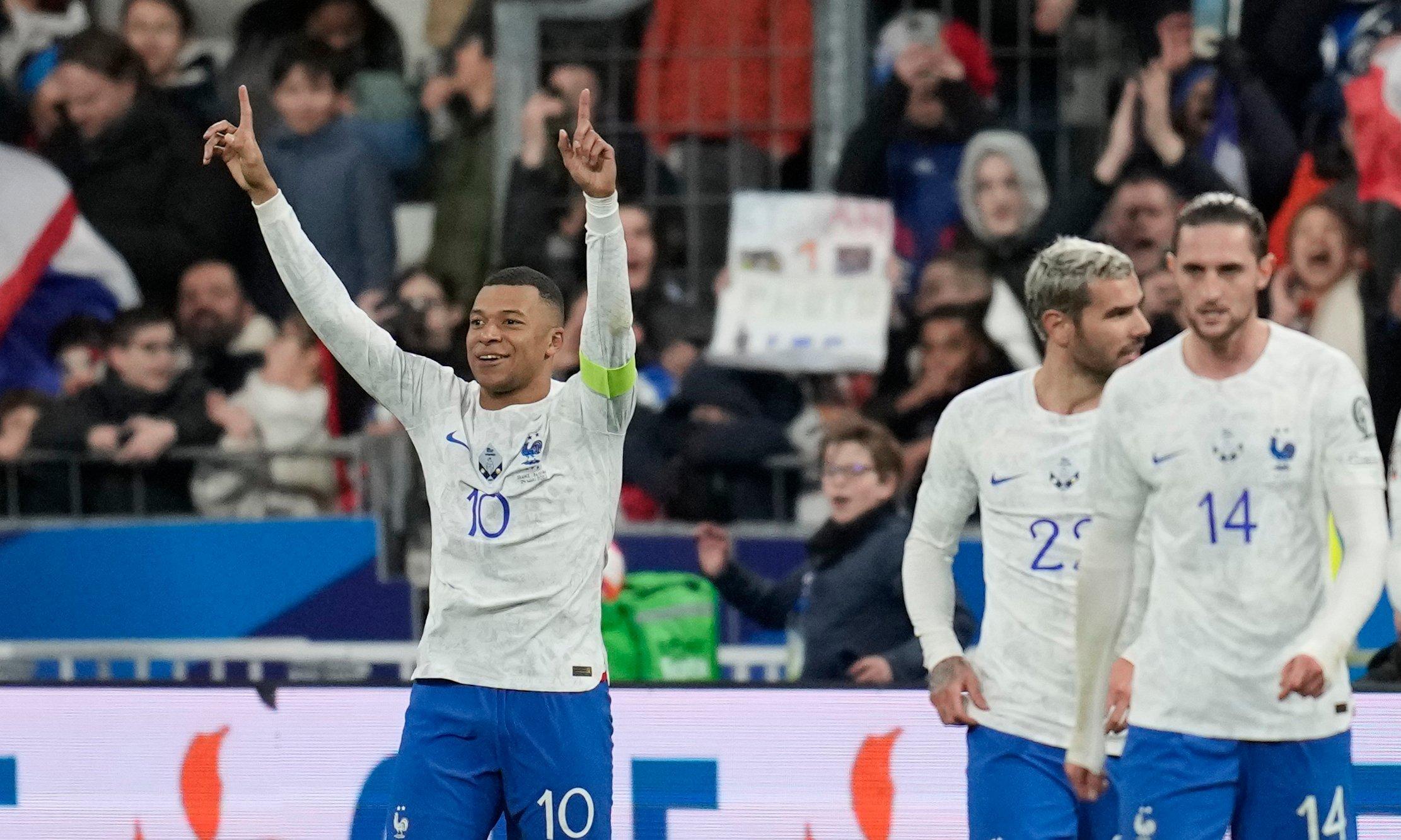 开云体育下载-欧洲足球联赛强队交锋，火爆开战