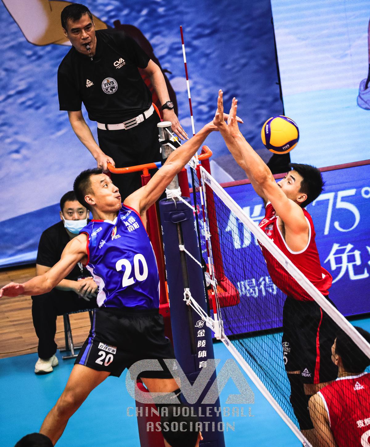 100T横扫G2,Caps开启传奇时刻焦点之战八强赛,引爆全场热议 100T横扫G2,Caps开启传奇时刻焦点之战八强赛,引爆全场热议