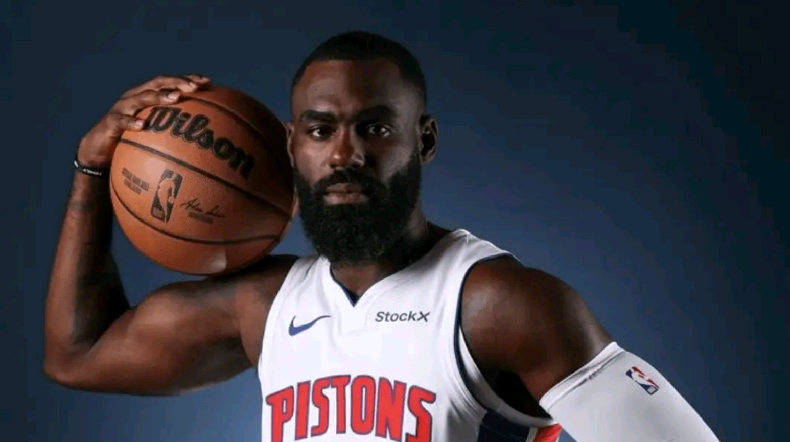 开云体育-热火客场战胜雷霆，继续保持领先位置