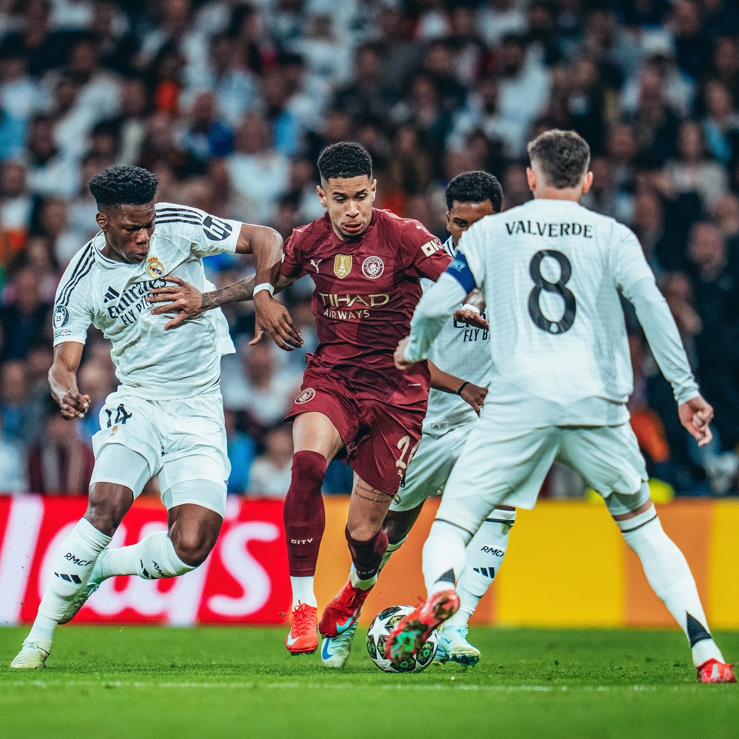 开云体育APP下载-曼联主场失球败北，欧冠名额悬念