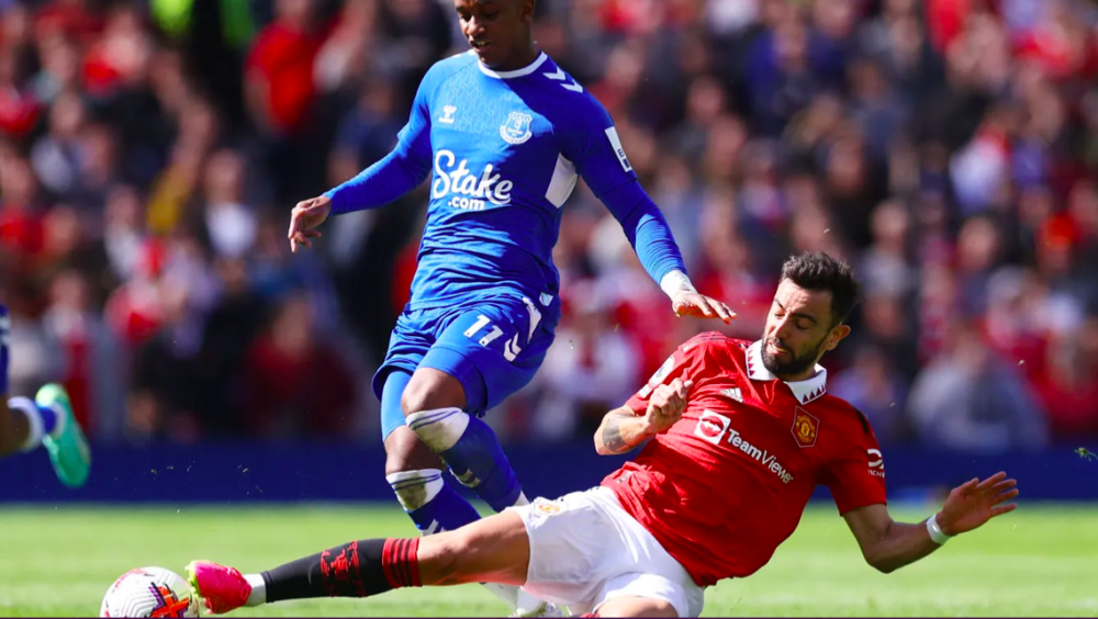 沃尔索尔客场不敌，保级形势日益严峻