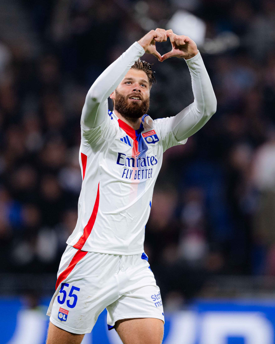 里昂队再次引进年轻天才球员，球迷期待其表现