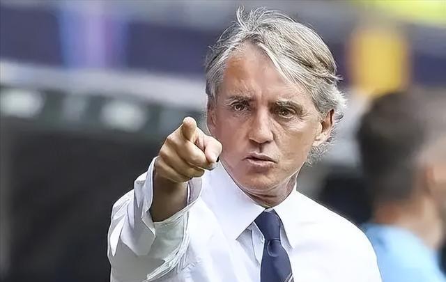 开云体育中国-西班牙教练宣布计划中球员轮换，为冠军奔赴