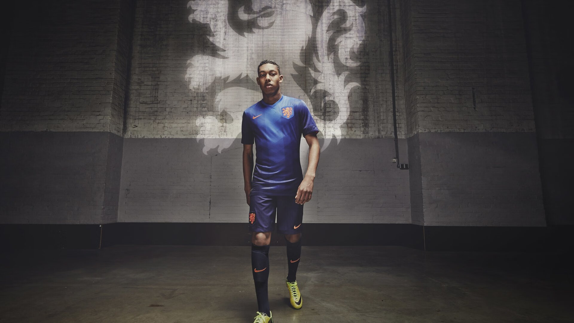 埃及封锁威尔士，卡塞米罗如何在国家德比展现法老式防守智慧