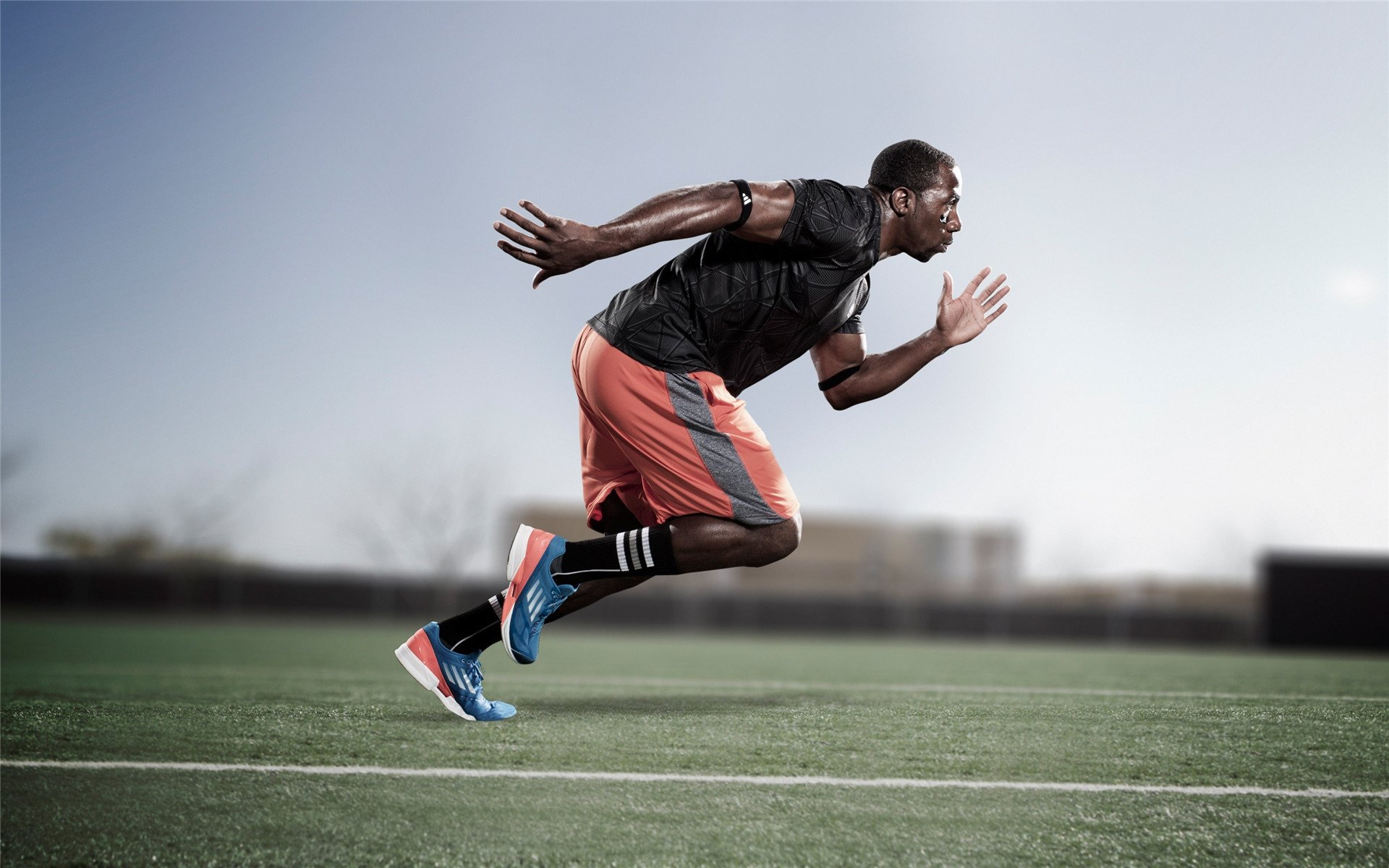 开云体育APP下载-2026，玫瑰碗的刀锋之夜，劳塔罗，与命定一击的唯一对话