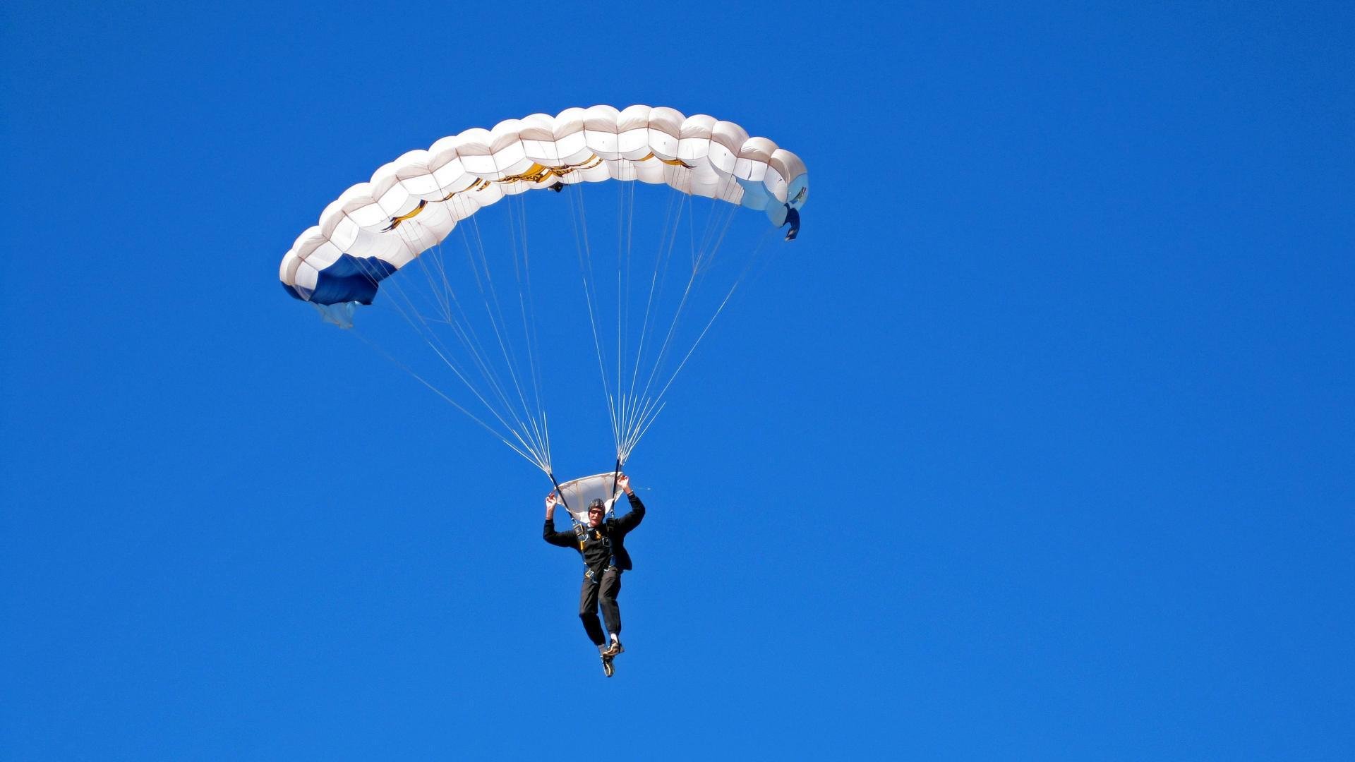 黑马啸银石，威廉姆斯逆袭法拉利，皮亚斯特里开启新星纪元